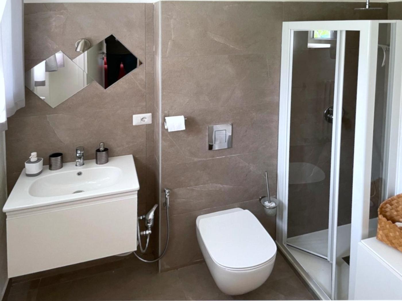 Domus 190 Rooms Varese Eksteriør bilde